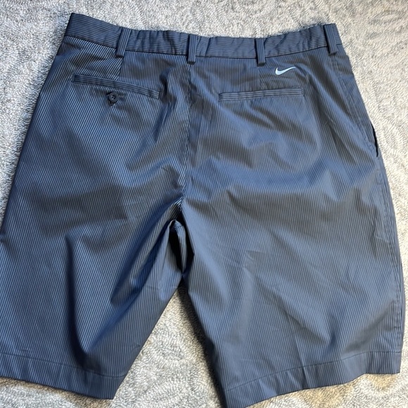 Mens' nike golf shorts grey size large - Picture 4 of 9